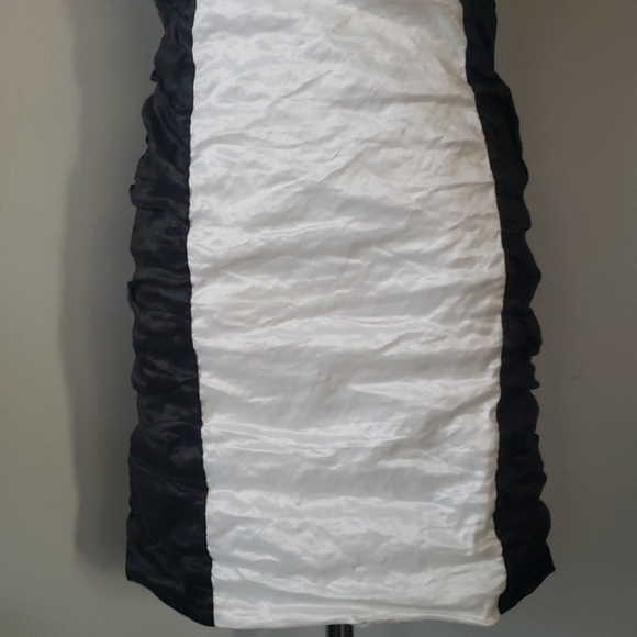 BCBGMAXAZRIA strapless black and white mini dress NWT - Picture 4 of 8